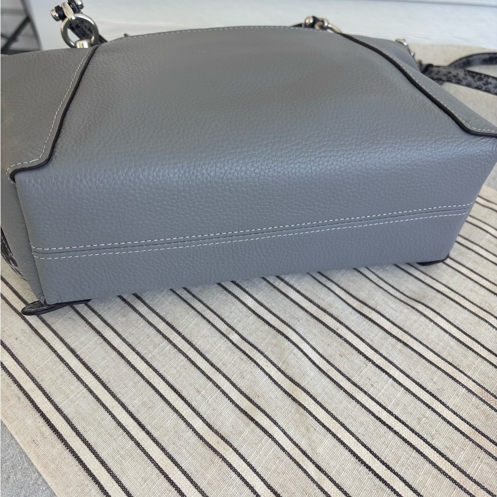 Coach Pebble Leather Gray Handbag with Subtle Animal Print handle detail. NWOT. - Picture 5 of 6